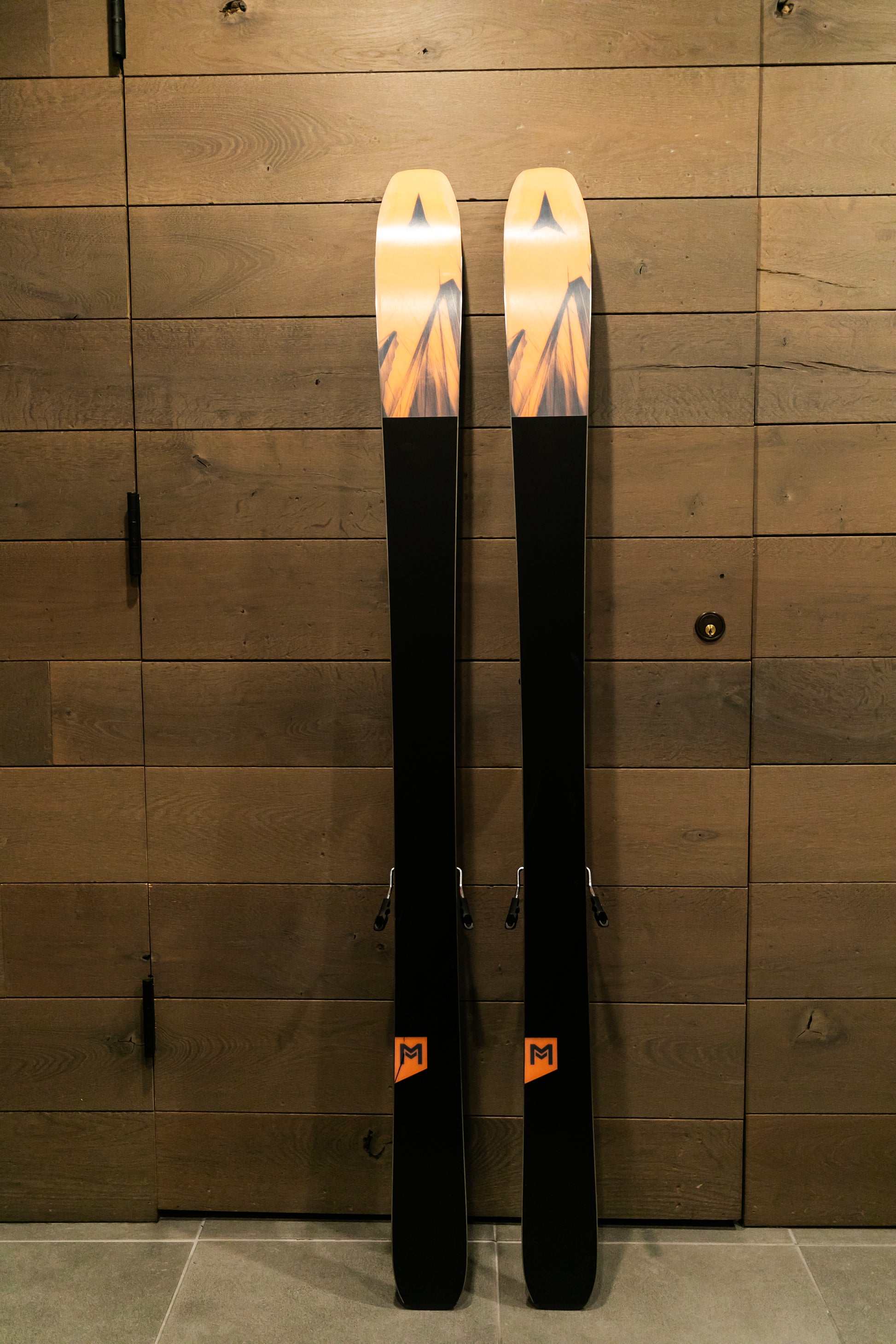 Atomic, Maverick 88, Length 161, used skis, black and gray, pair bases 
